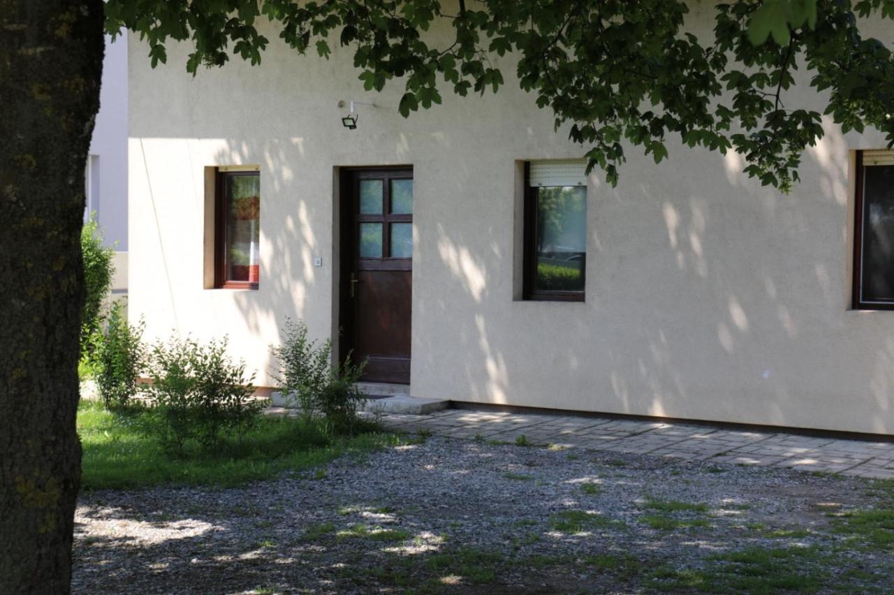 Maple Place Velika Gorica Exteriér fotografie